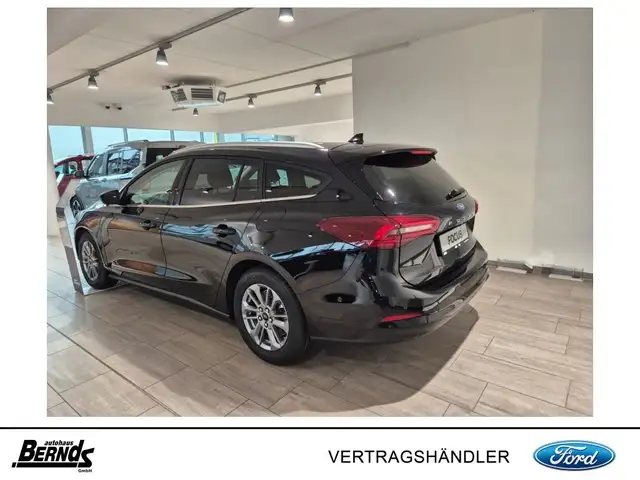 Ford Focus view 4