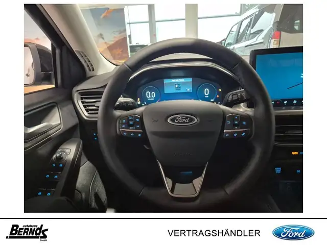 Ford Focus view 12