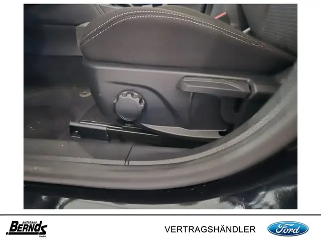 Ford Focus view 15