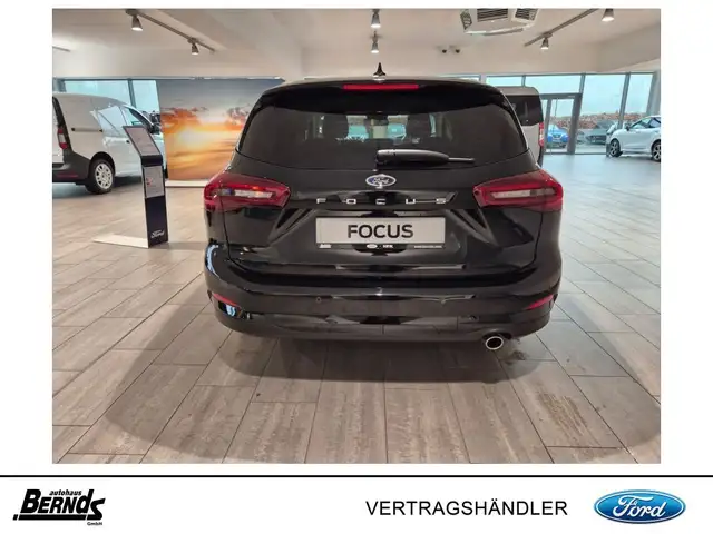 Ford Focus view 5