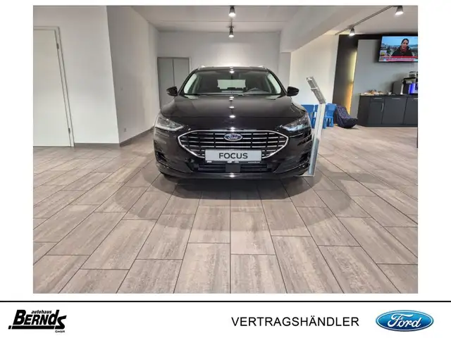 Ford Focus view 2