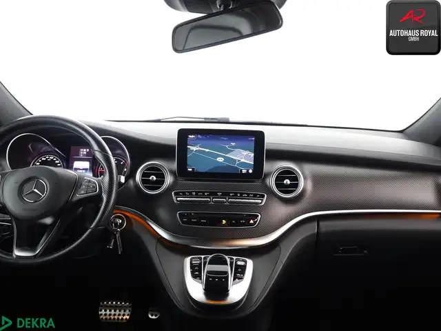 Mercedes-Benz V-Class view 9