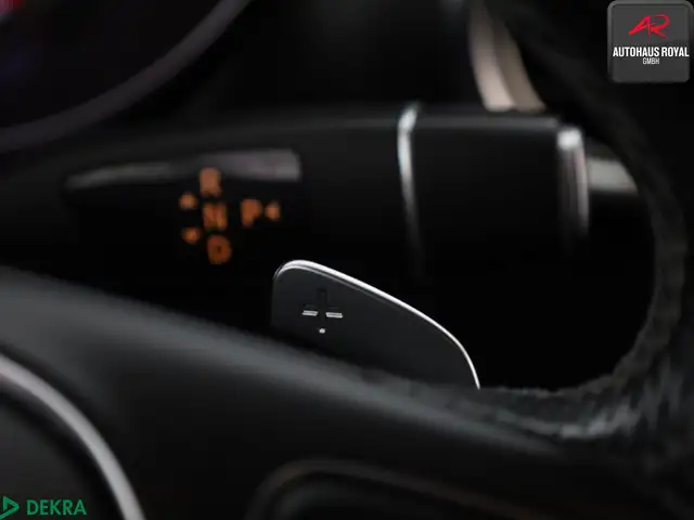 Mercedes-Benz V-Class view 19