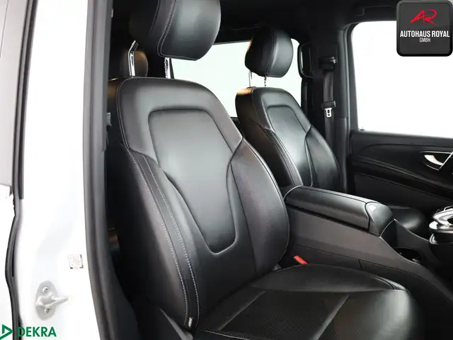Mercedes-Benz V-Class view 12