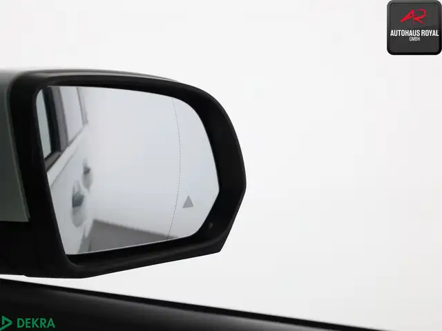 Mercedes-Benz V-Class view 20