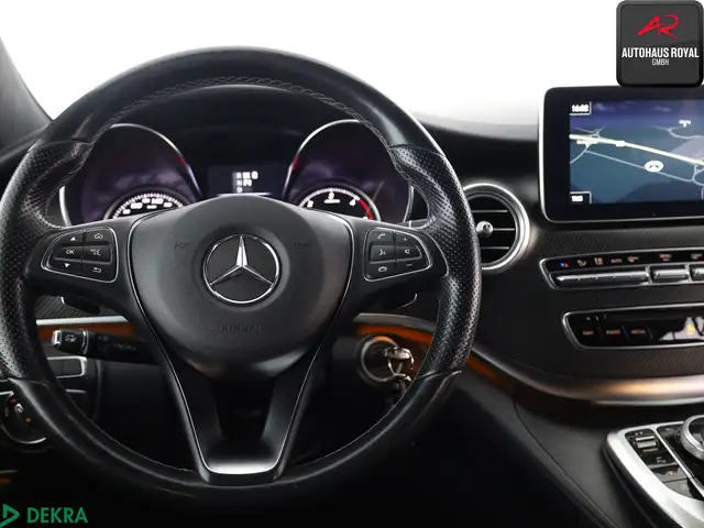Mercedes-Benz V-Class view 10