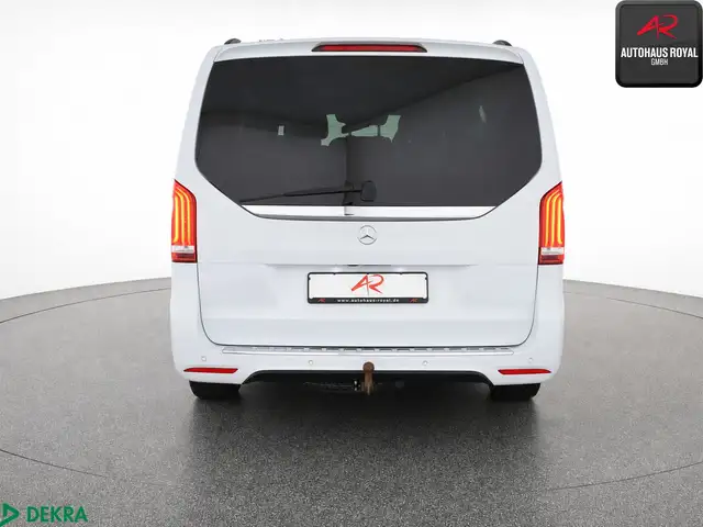 Mercedes-Benz V-Class view 4