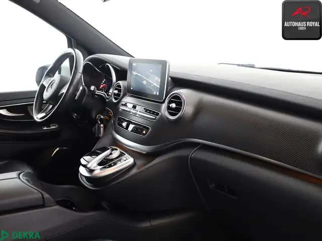 Mercedes-Benz V-Class view 11