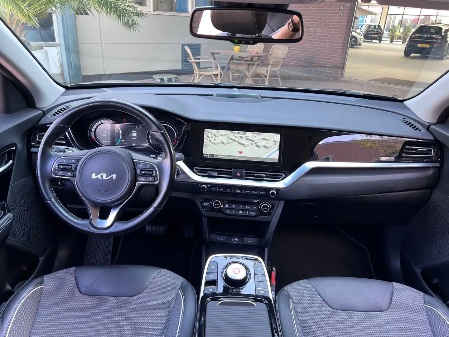 Kia e-Niro ExecutiveLine 64 kWh/Adaptive/3-fase/Carplay/Camer Grau - 2