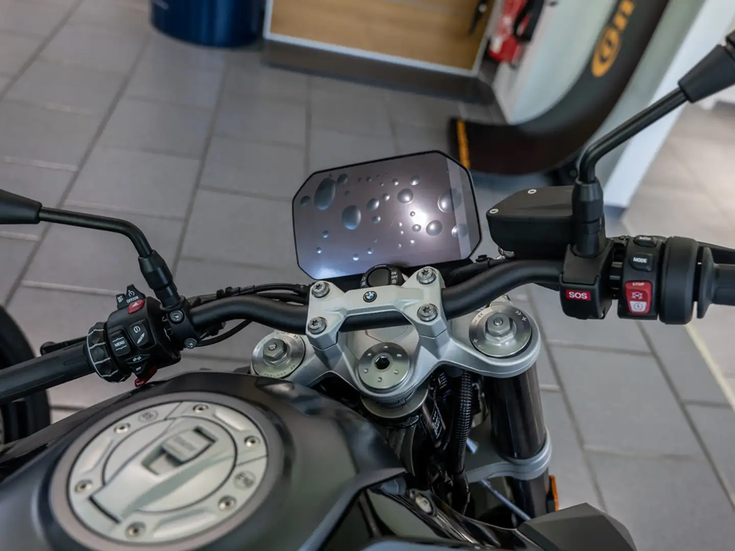 BMW F 900 R Triple Black KOMFORT-P. DYNAMIC-P. Černá - 2