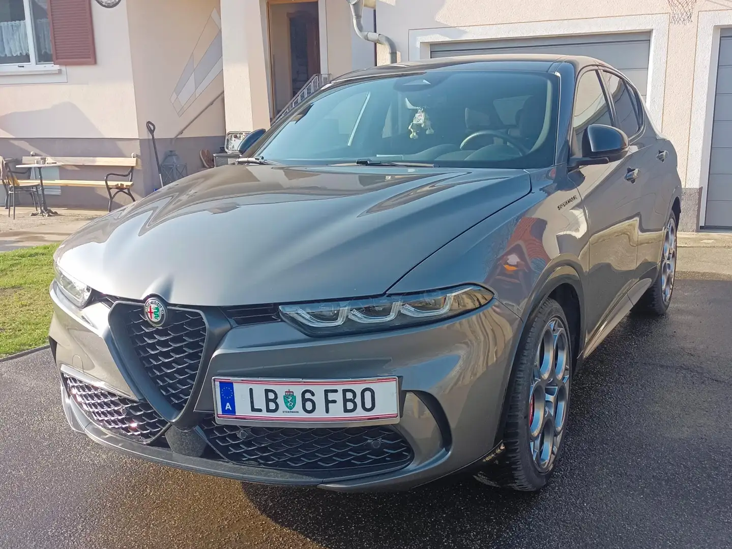 Alfa Romeo Tonale Tonale Edizione Speciale 1.5 T4 48V MHEV DCT Edizione Speciale Grau - 1