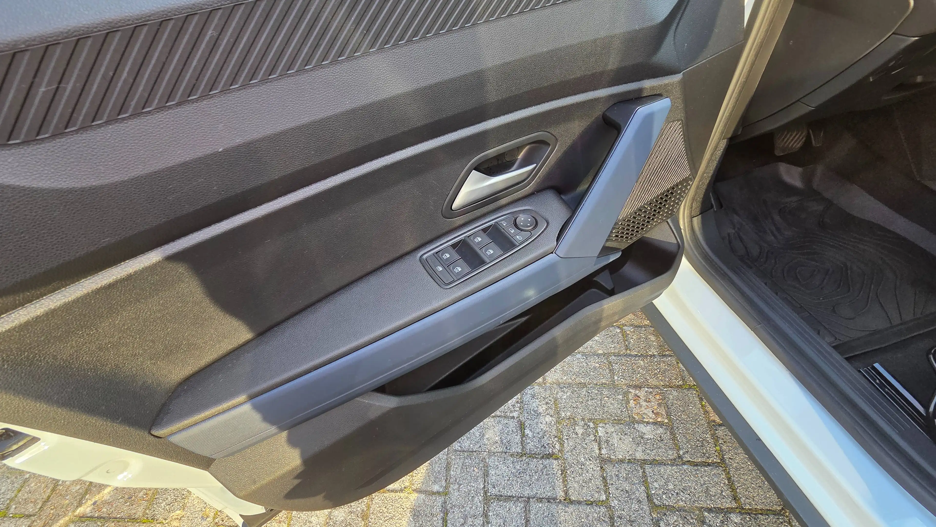 Dacia Duster Hybrid 140 Journey — photo 10