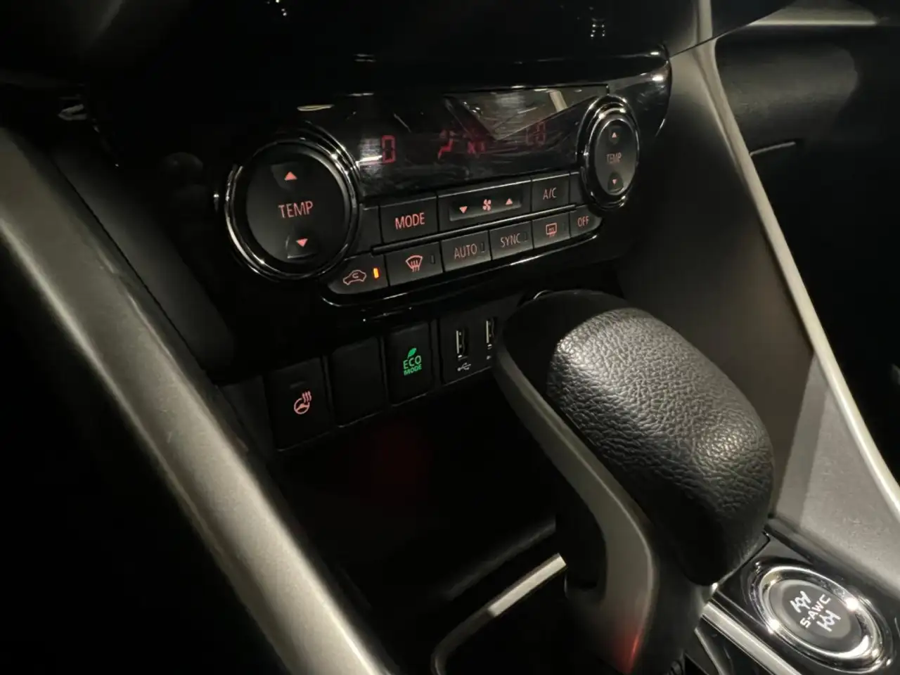 Mitsubishi Eclipse Cross photo Mitsubishi Eclipse Cross