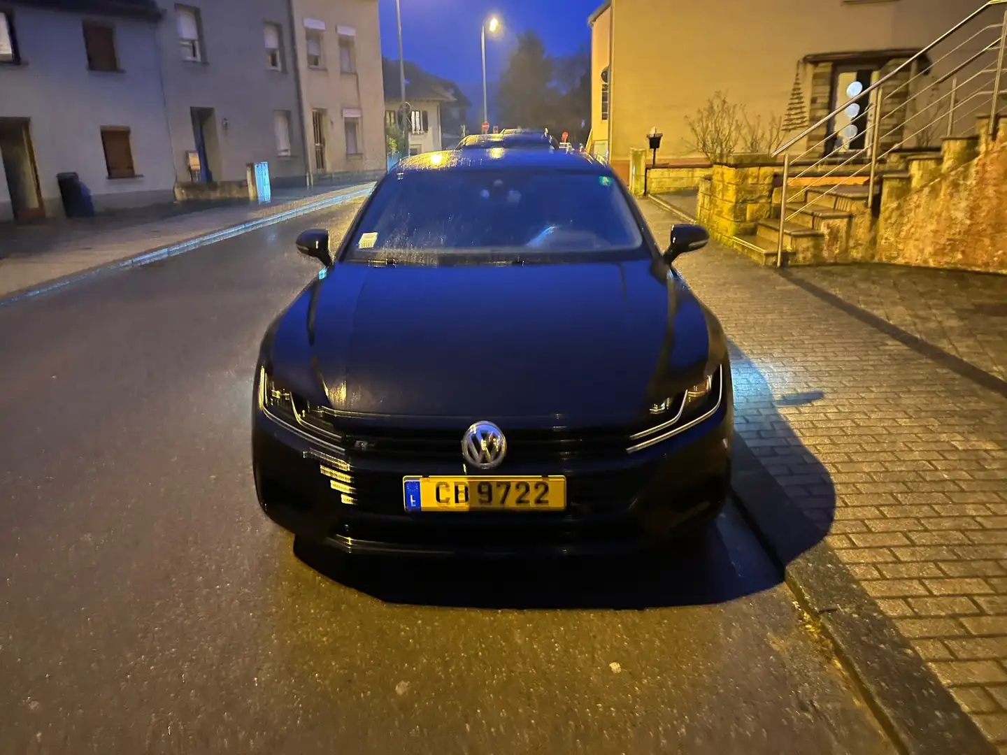 Volkswagen Arteon 2.0 TDI SCR DSG R-Line Noir - 1