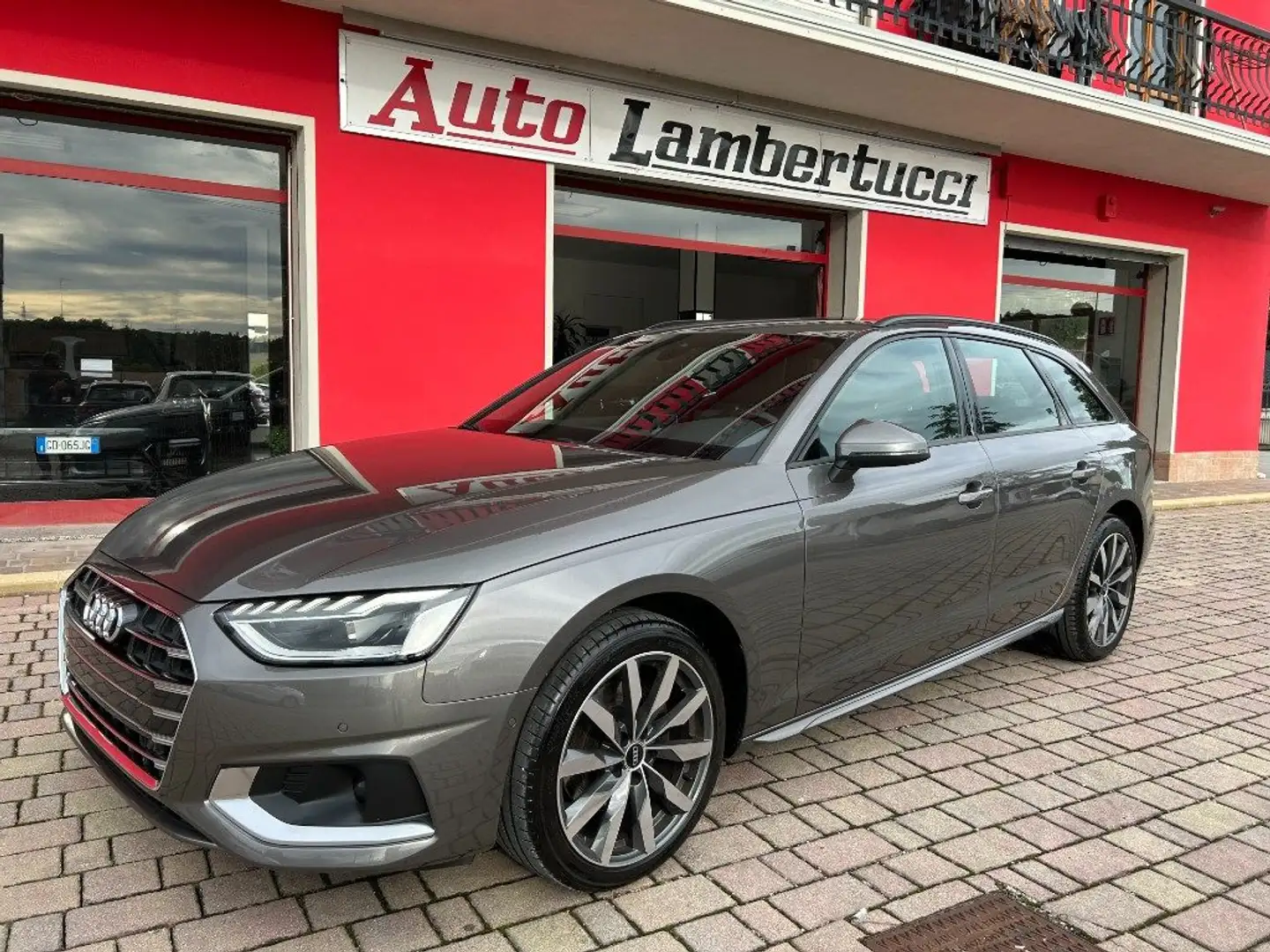 Audi A4 Avant 30 TDI/136 CV S tronic S line Grigio - 1