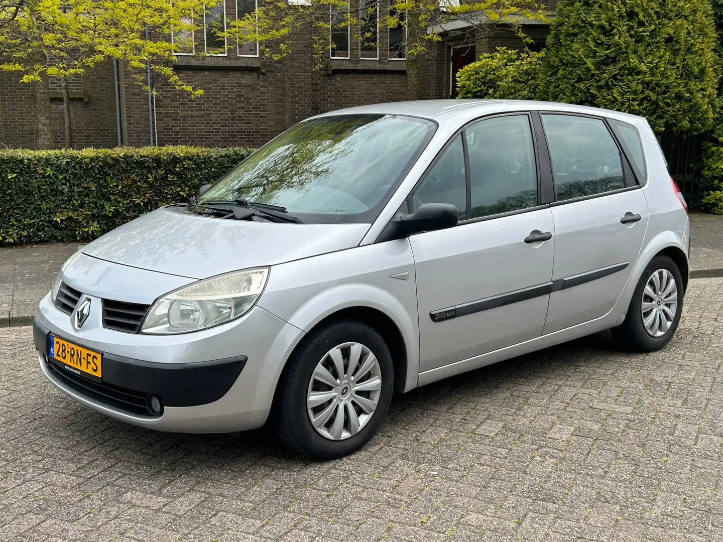 Renault Scenic 2.0-16V Expression Luxe automaat! Airco! Nieuwe di Zilver - 1