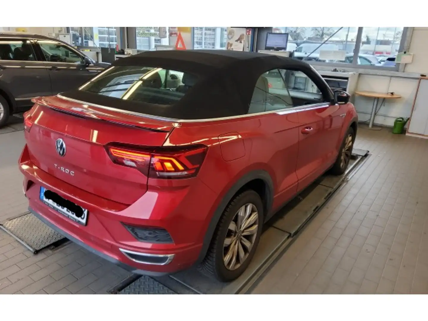 Volkswagen T-Roc 1.5 TSI DSG R-Line Navi Sportfah Rot - 2
