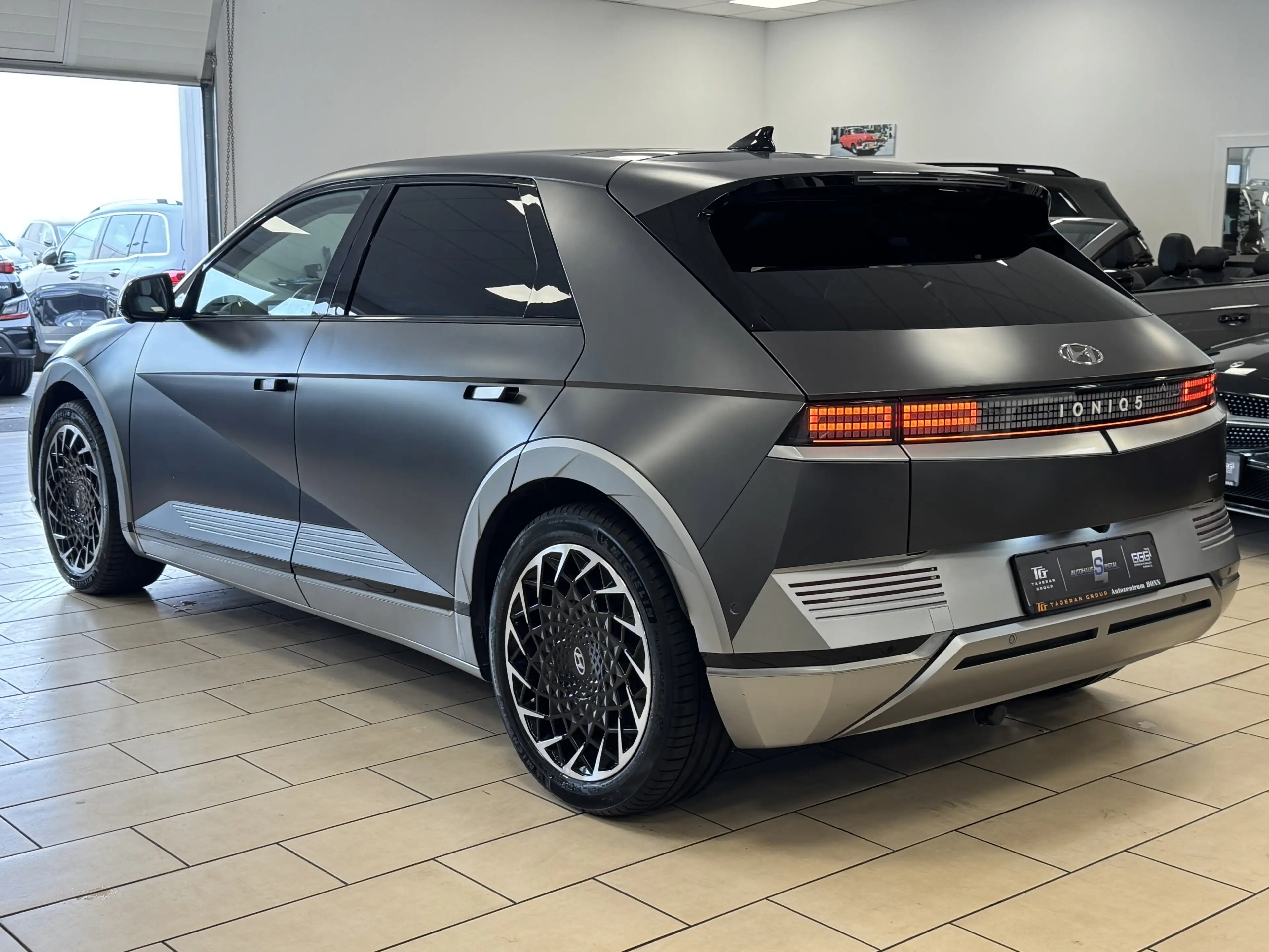 Hyundai IONIQ 5 Uniq 4WD Pano*HUD*Leder*360°Cam*Bose*AHK — photo 10