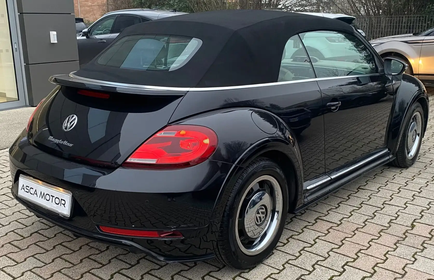 Volkswagen Maggiolino Cabrio 2.0 TDI Design BlueMotion Technology Nero - 2