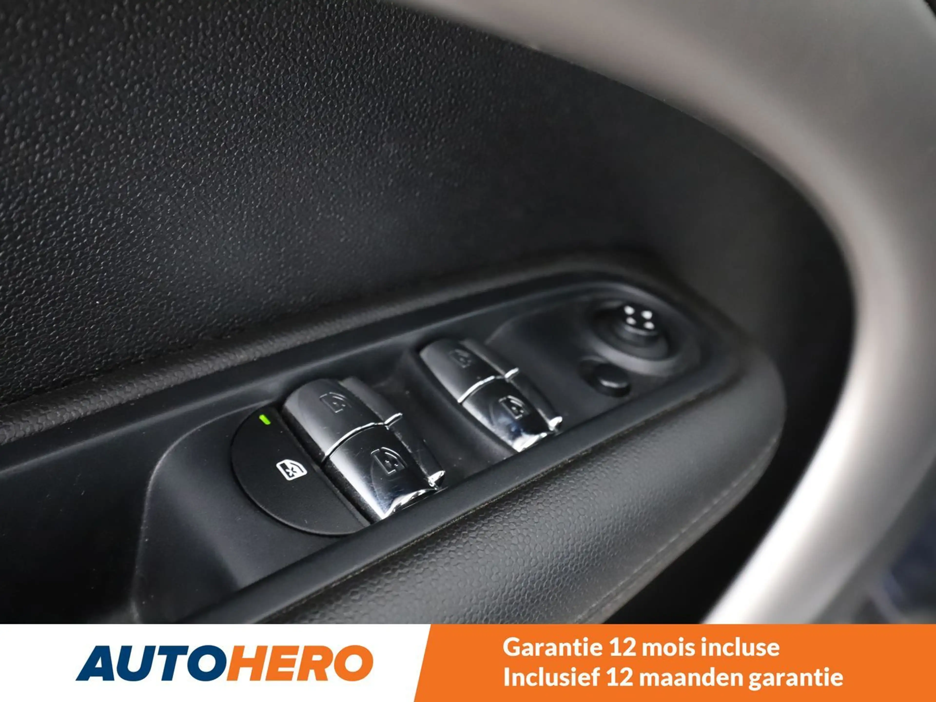MINI One Countryman One — photo 10