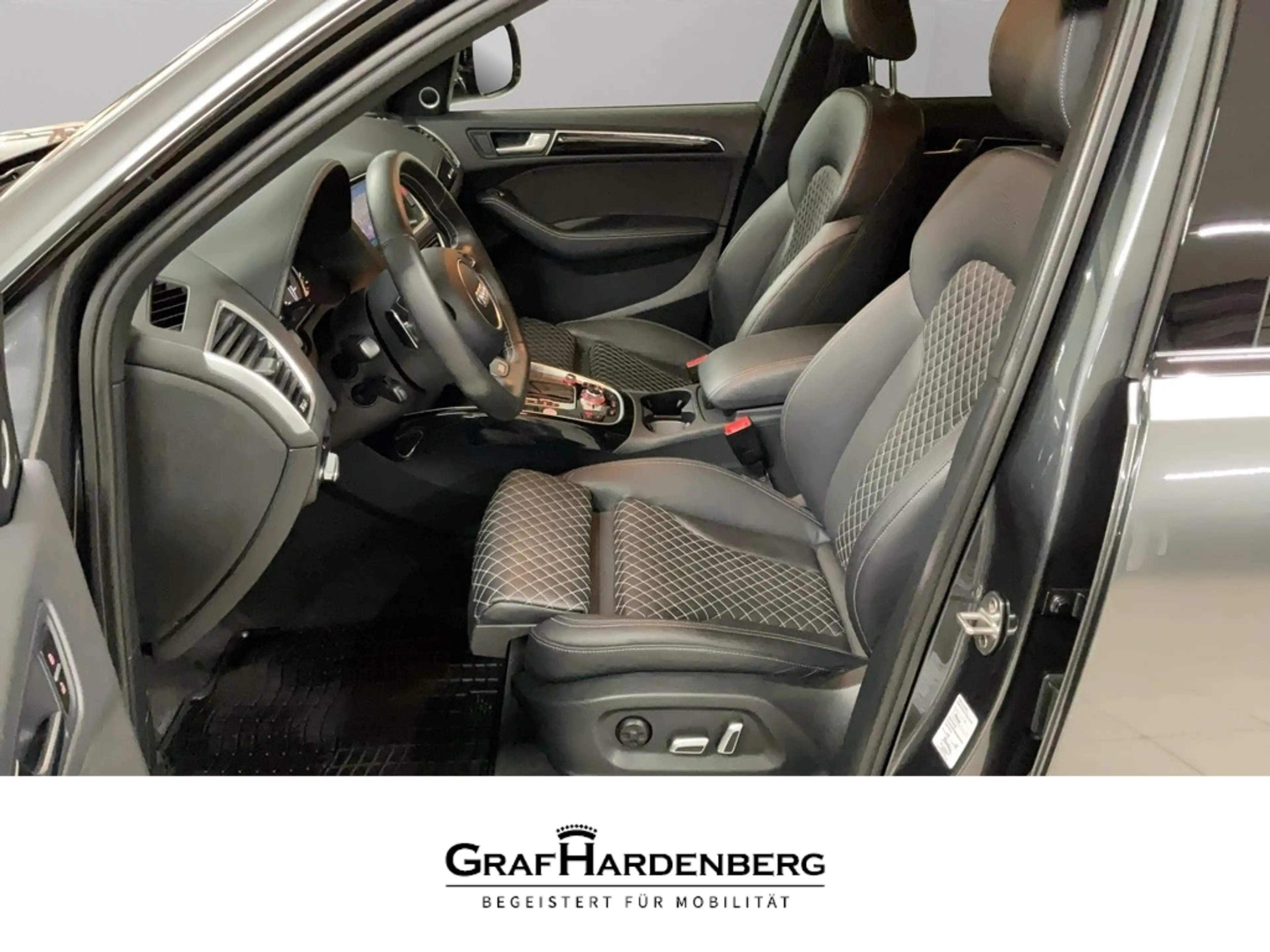 Audi SQ5 quattro plus 3.0 TDI StandHZG AHK Navi Leder ACC K — photo 6