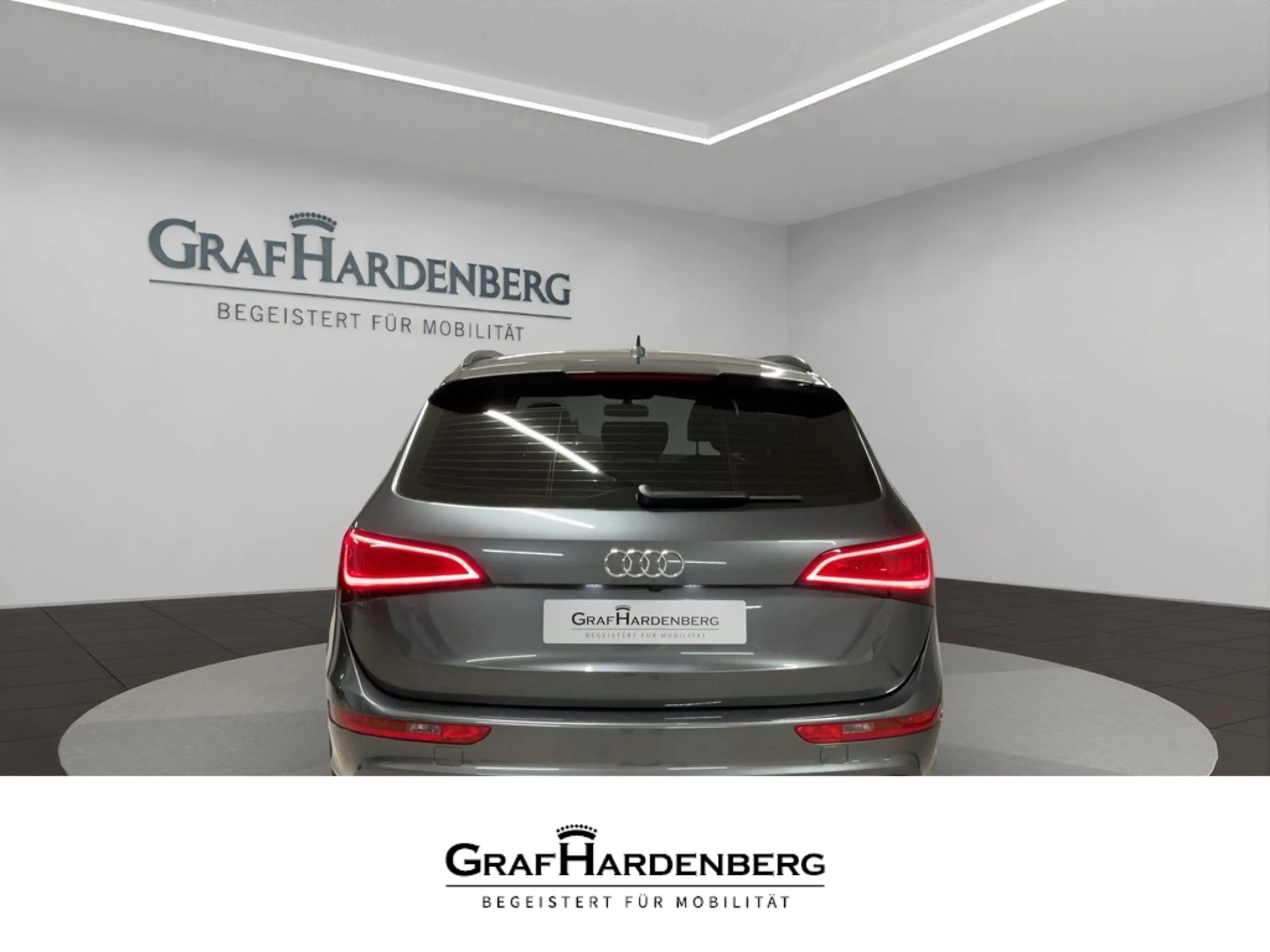 Audi SQ5 quattro plus 3.0 TDI StandHZG AHK Navi Leder ACC K — photo 4