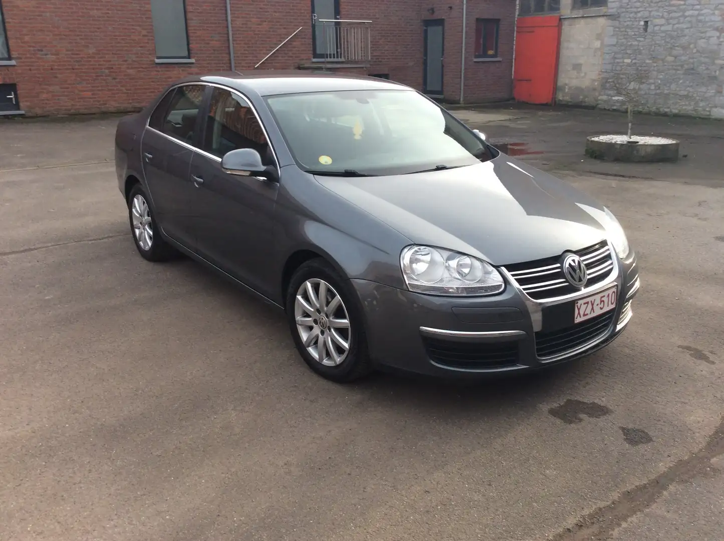 Volkswagen Jetta 1.9 TDi Comfortline DPF Gris - 1