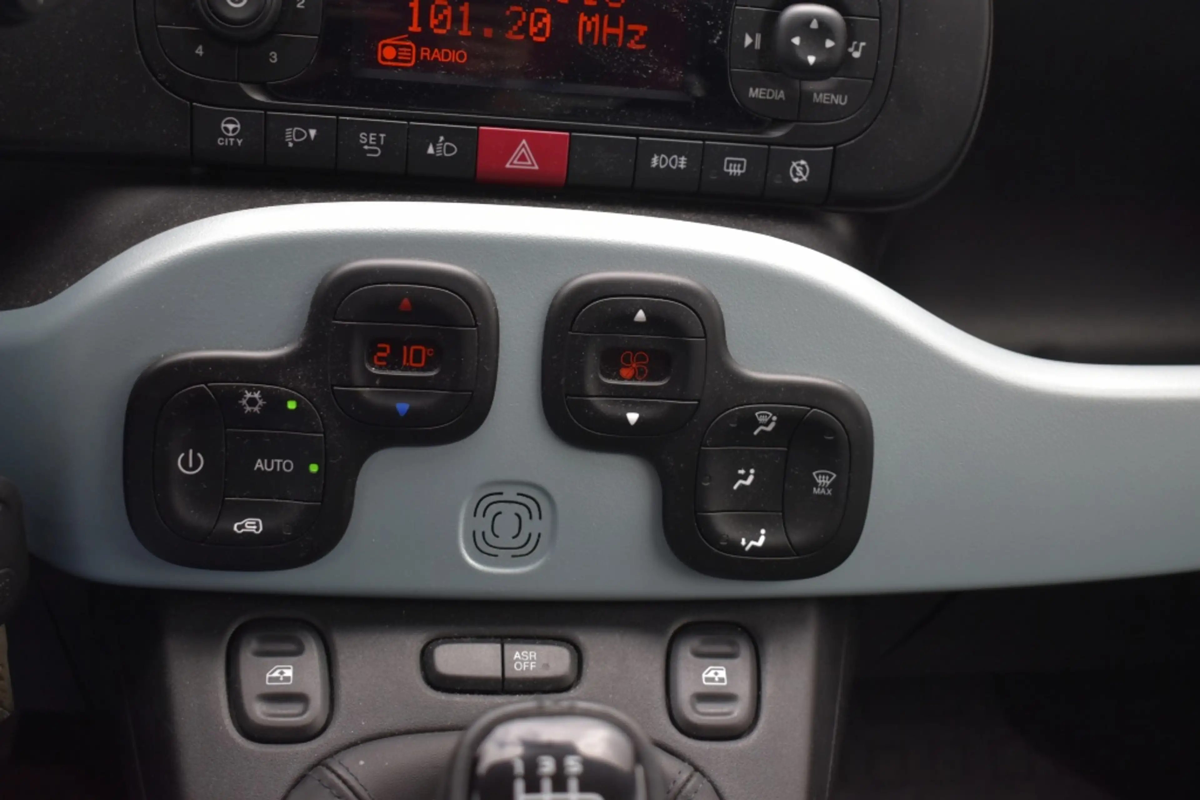 Fiat Panda 1.0 Hybr. Launch Ed. — photo 18