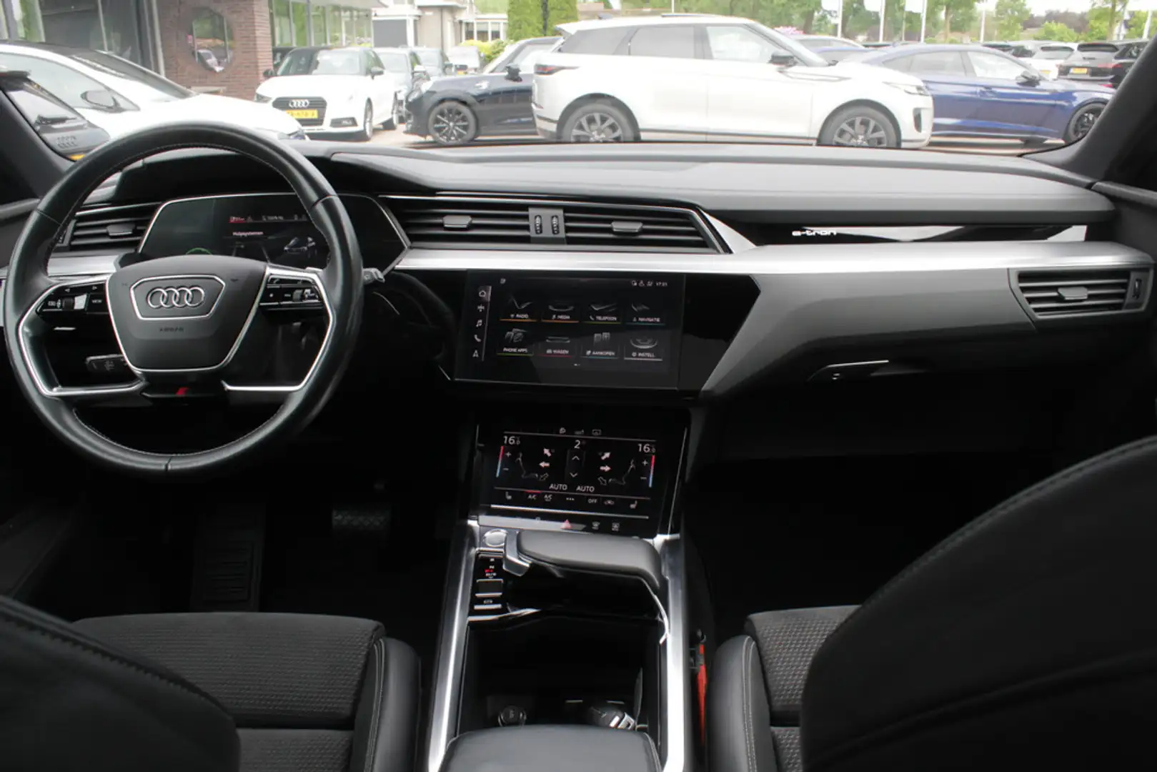 Audi e-tron e-tron 50 quattro Launch edition Black 71 kWh / Pa Zwart - 2