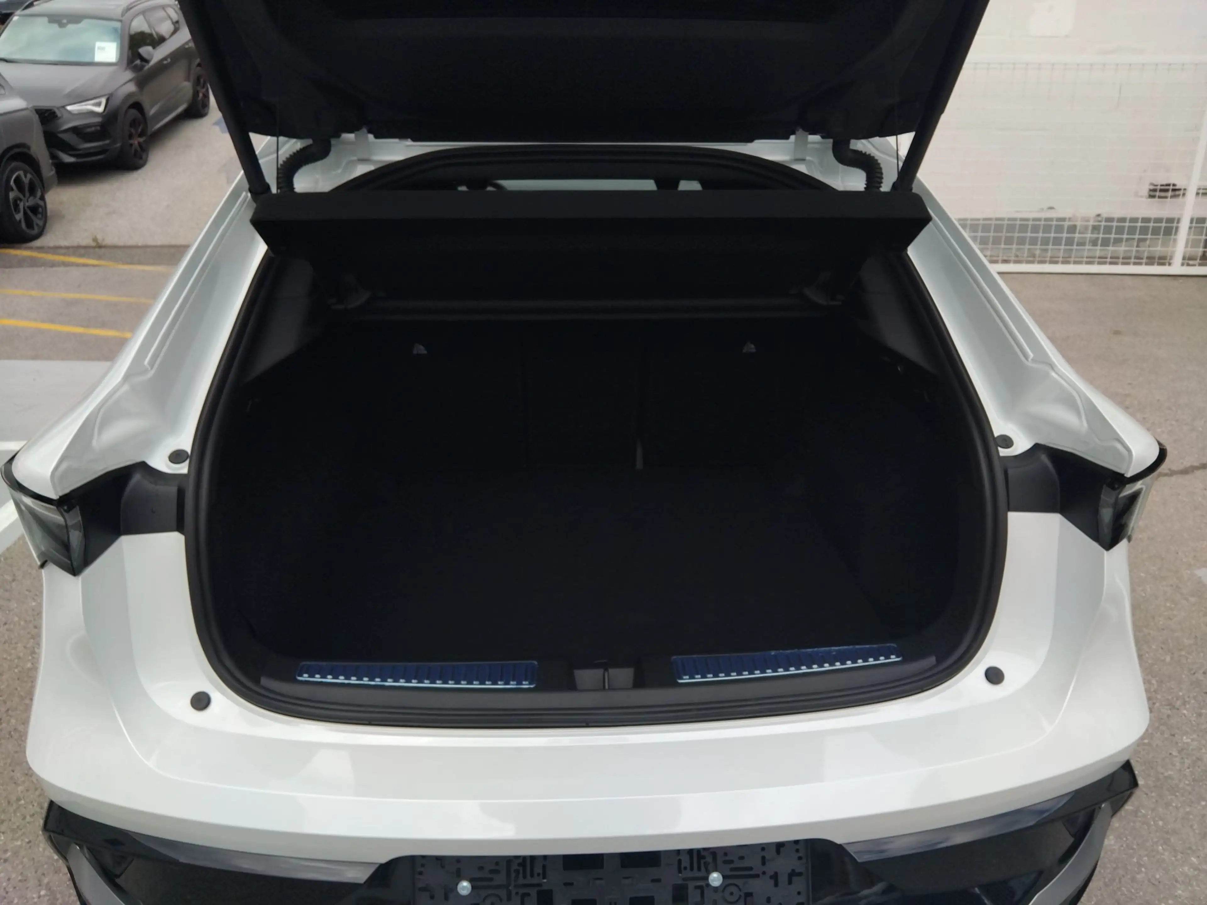 Renault Rafale RAFALE Techno Full Hybrid E-Tech 200 (MY26) — photo 11