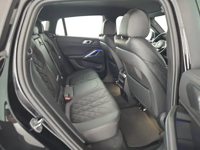 BMW X6 view 11