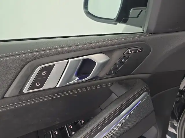 BMW X6 view 14