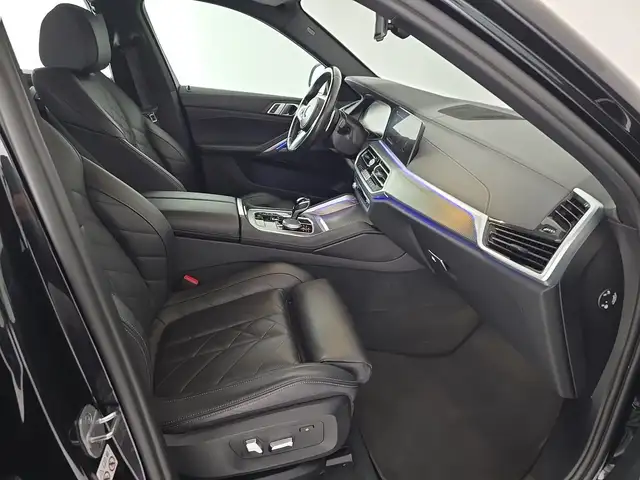 BMW X6 view 8