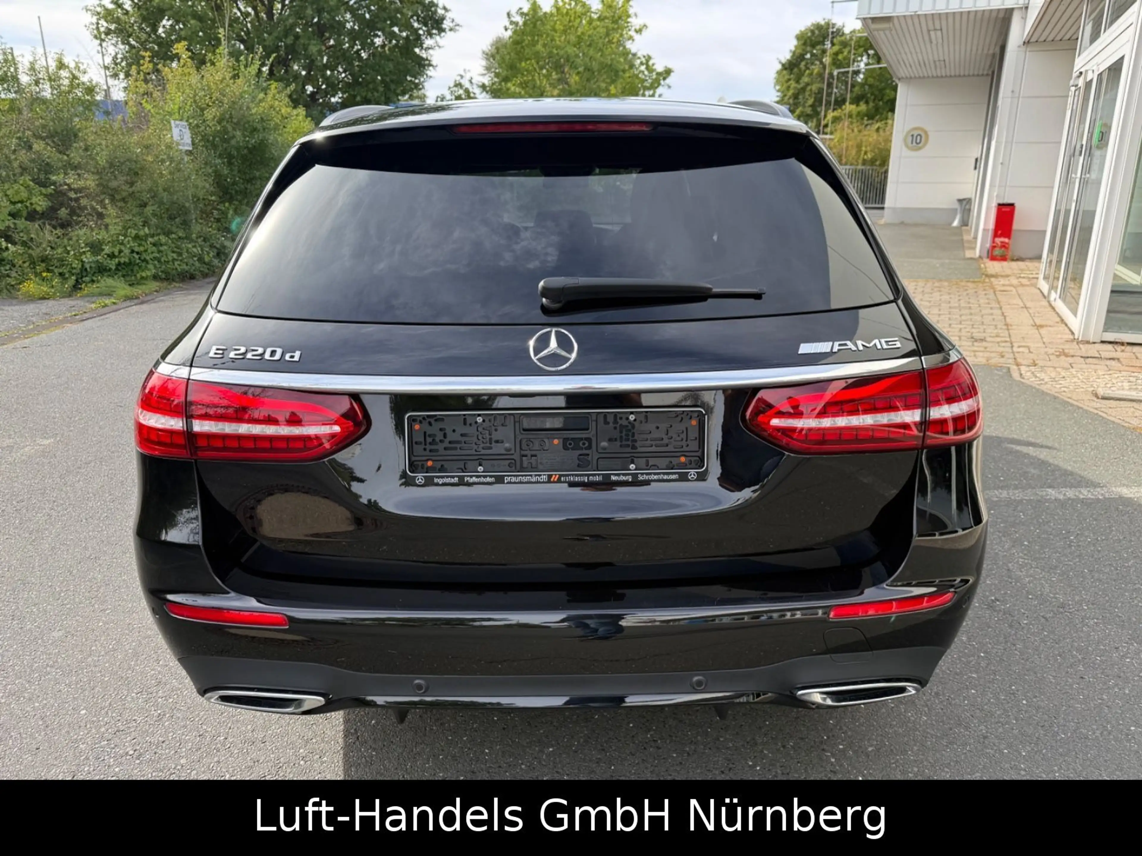 Mercedes-Benz E 220 d E T-Modell AMG-Line Night-Paket Virtual — photo 6