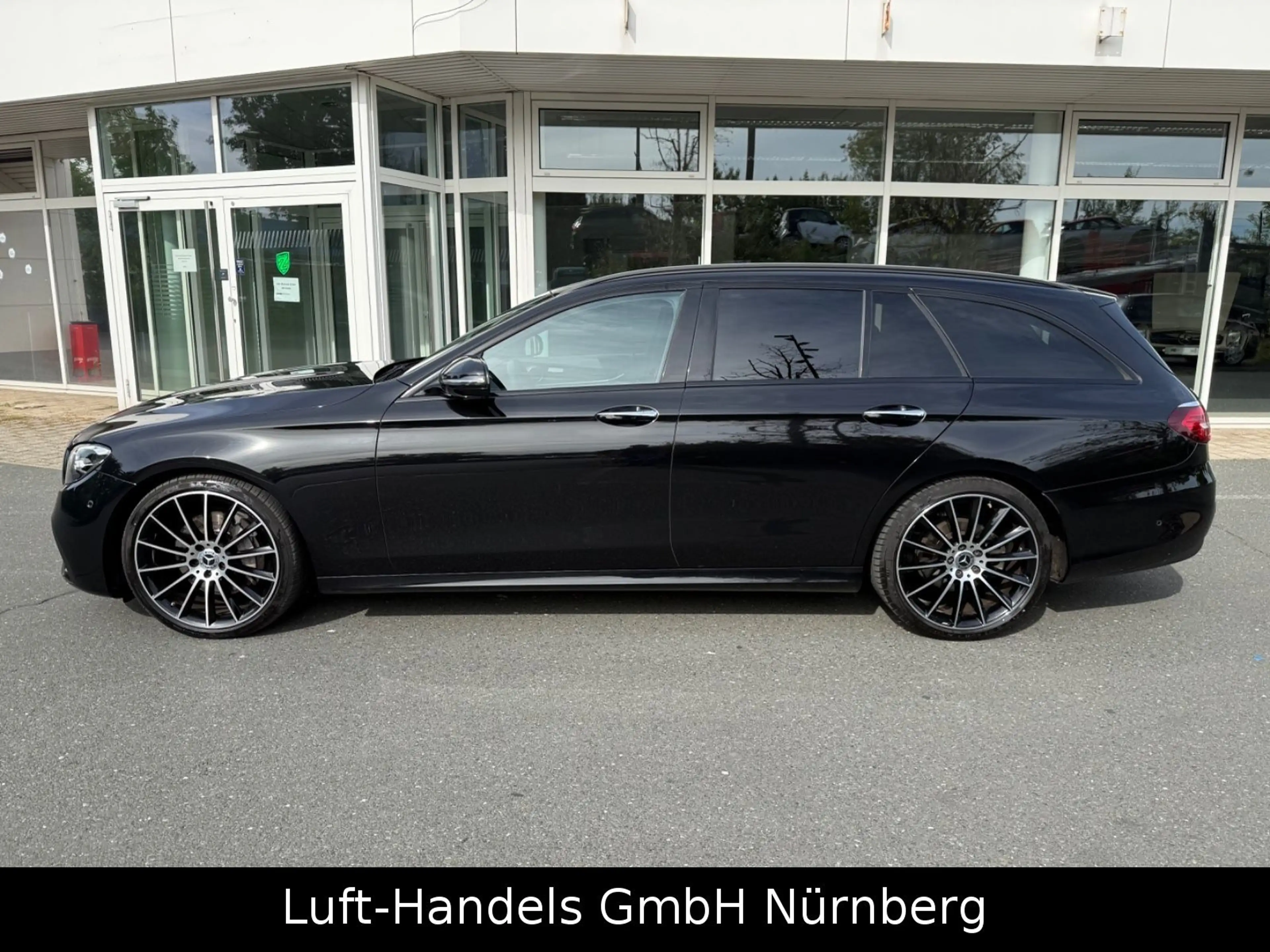 Mercedes-Benz E 220 d E T-Modell AMG-Line Night-Paket Virtual — photo 8