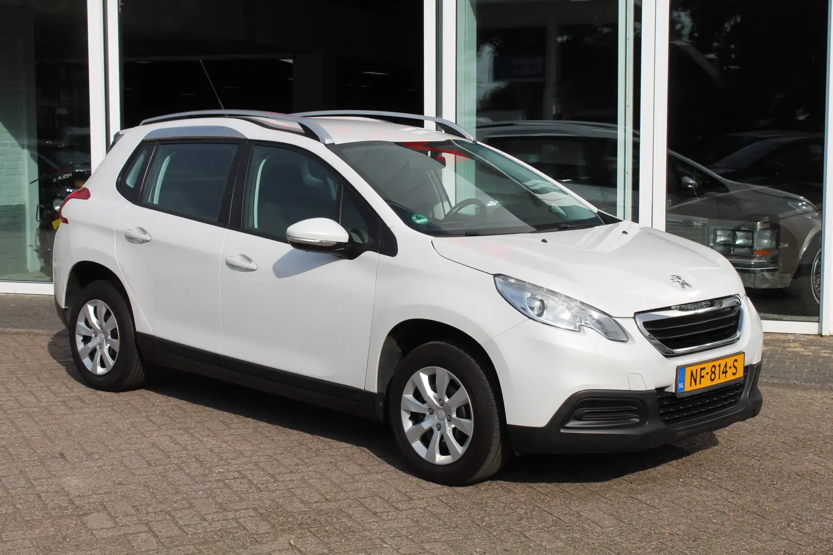 Peugeot 2008 1.2 VTi Active//Airco//Cruise//Trekhaak!! Blanco - 2