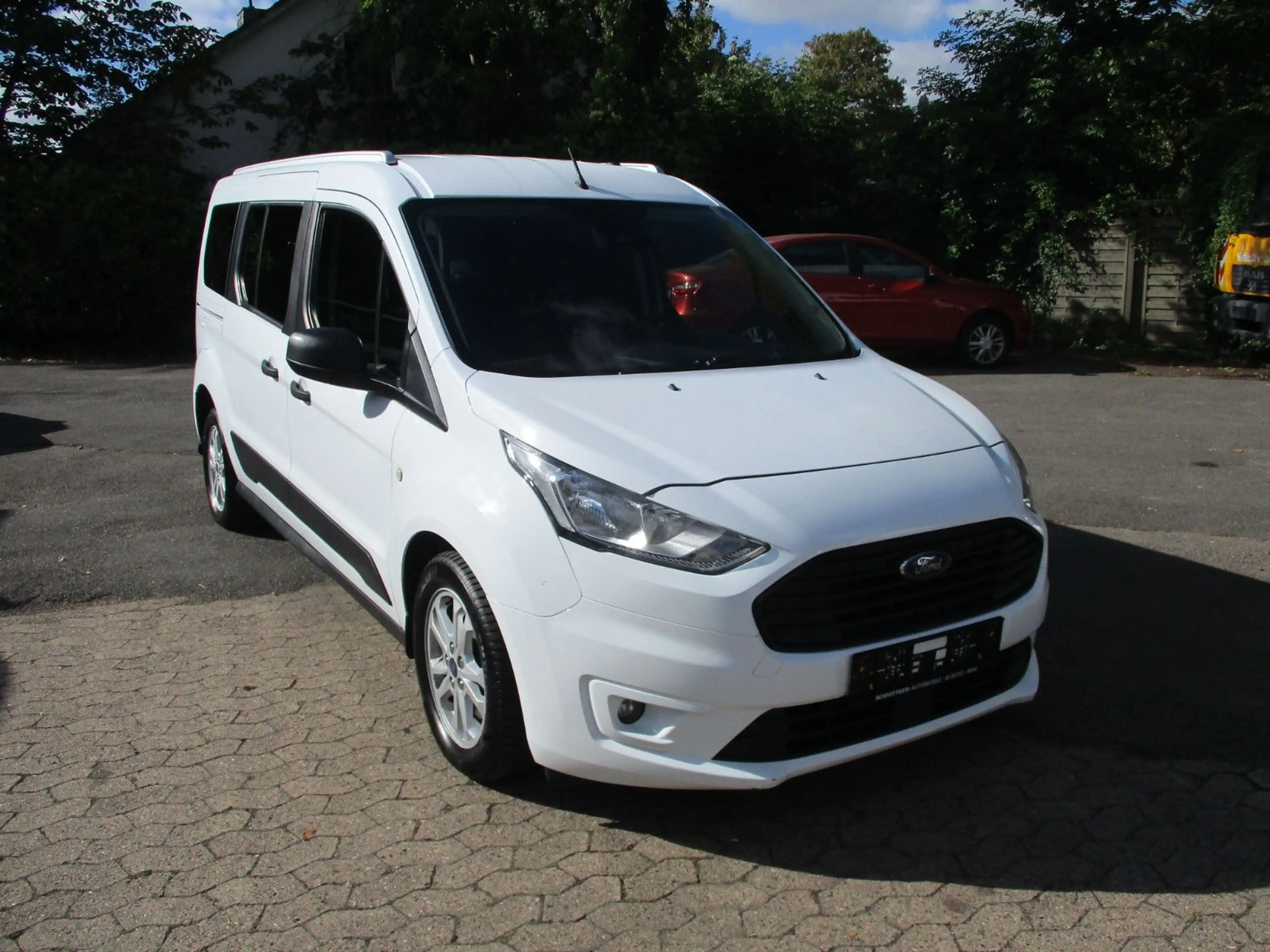 Ford Grand Tourneo Connect Trend — photo 3