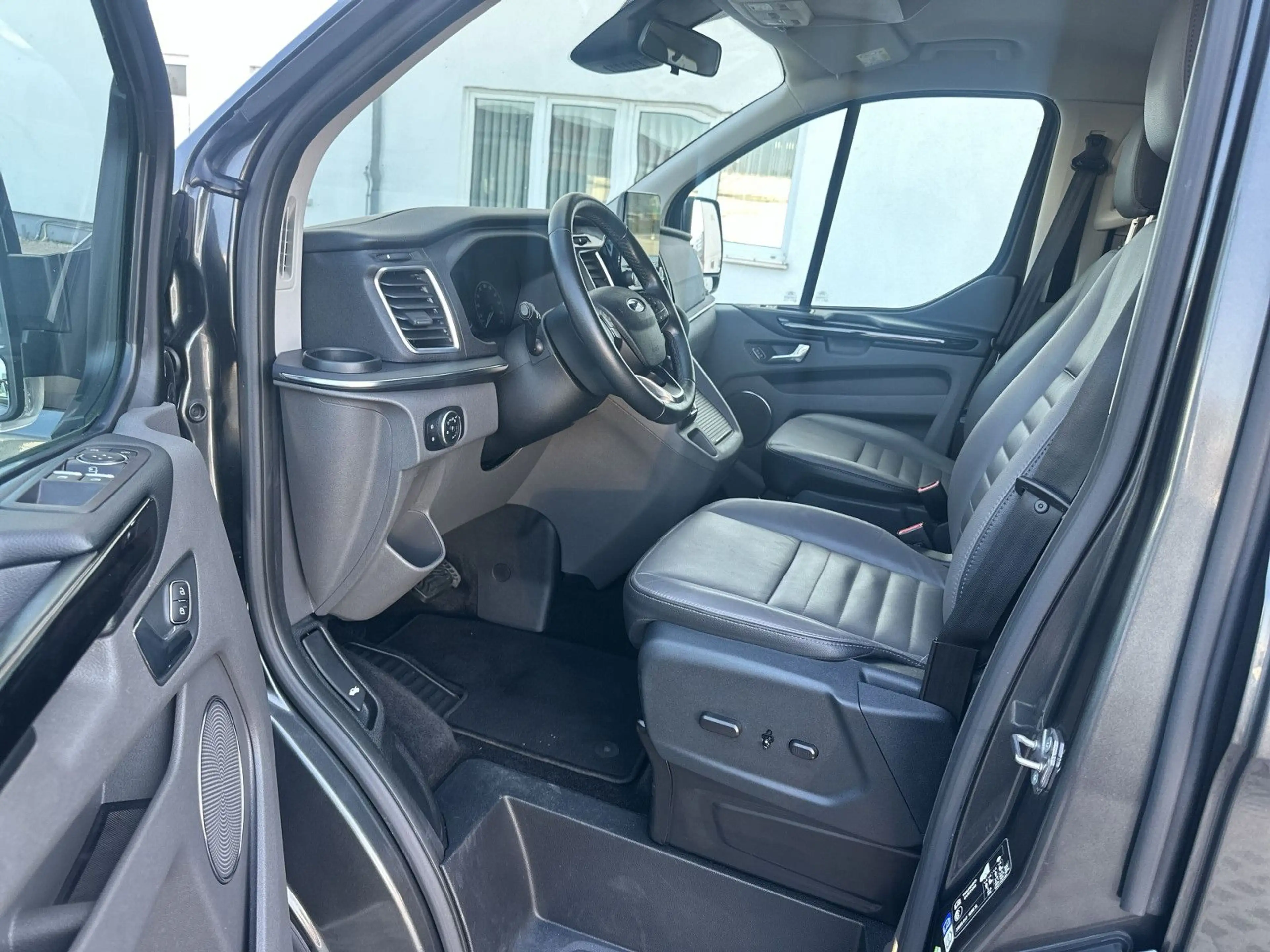 Ford Transit Custom 310 L2 Tourneo Titanium — photo 7