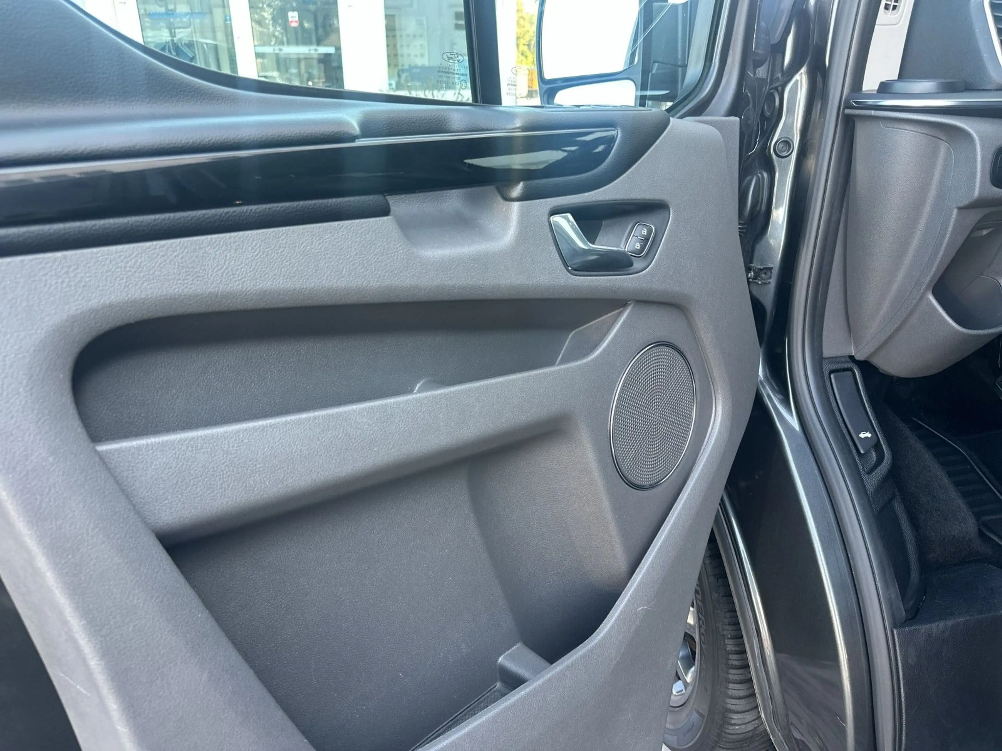 Ford Transit Custom 310 L2 Tourneo Titanium — photo 10