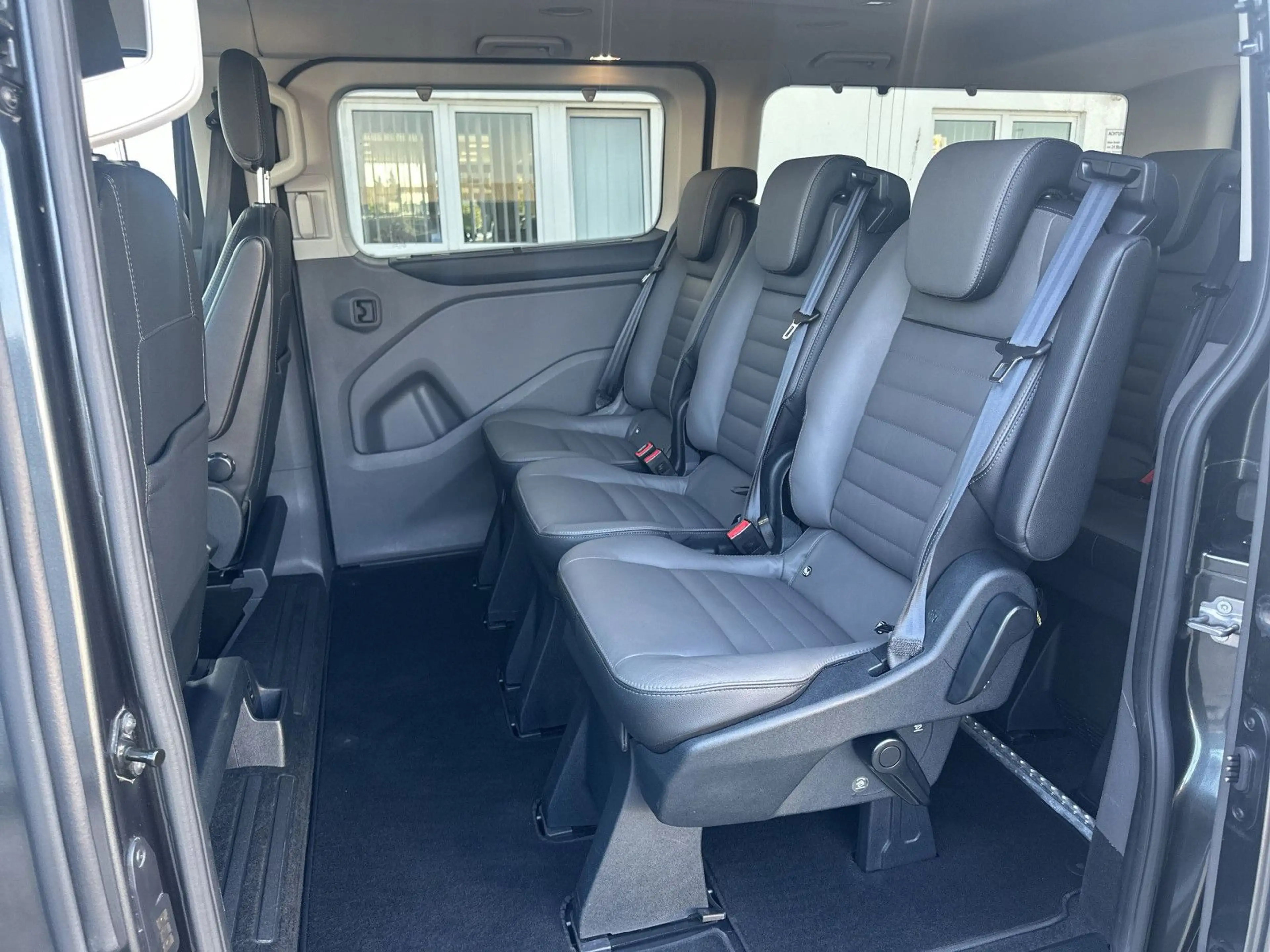 Ford Transit Custom 310 L2 Tourneo Titanium — photo 11