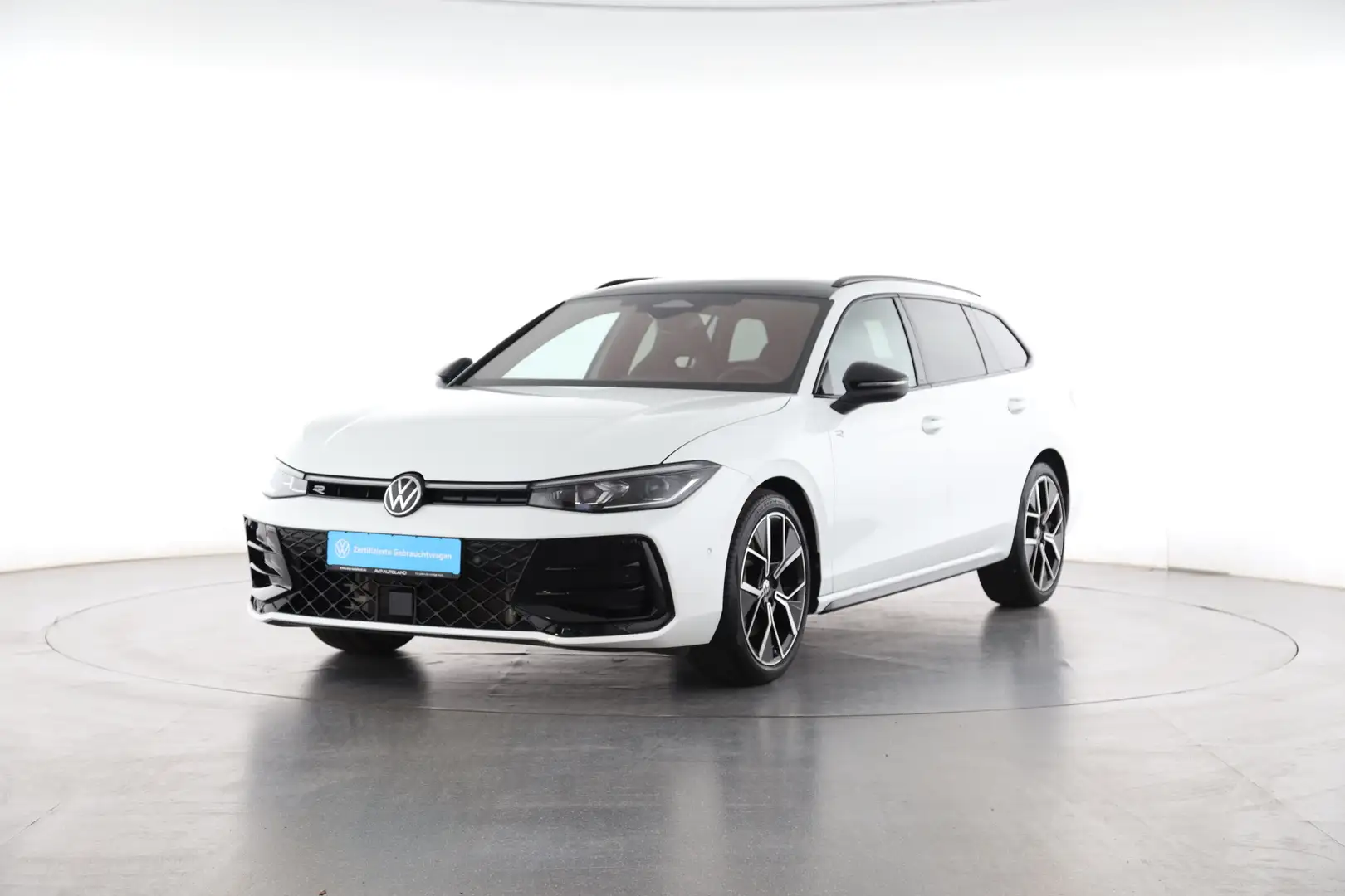 Volkswagen Passat Variant 2.0 TDI DSG 4MOTION R-Line | AHK Weiß - 2
