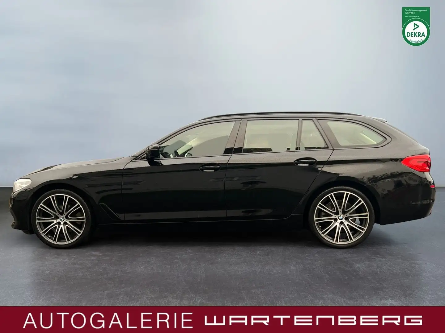 BMW 520 d Touring Sport Line/CAM/NAVI PROF/LED/WIFI/ Negro - 2