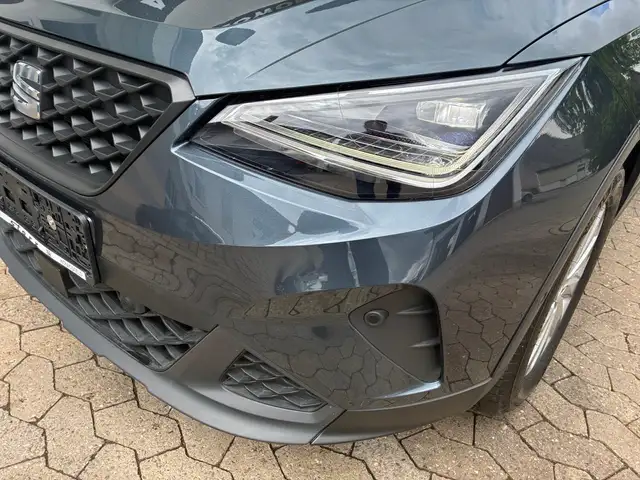 SEAT Arona view 3