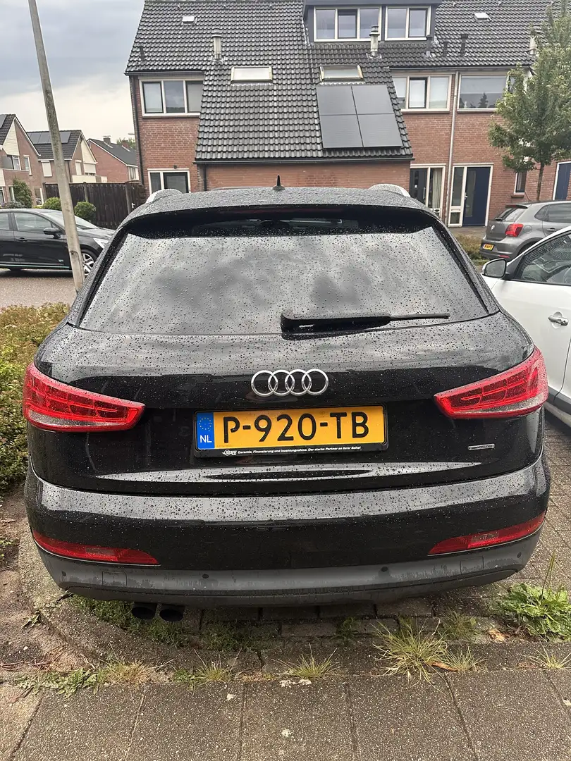 Audi Q3 2.0 TFSI q. Pro L. S Zwart - 2