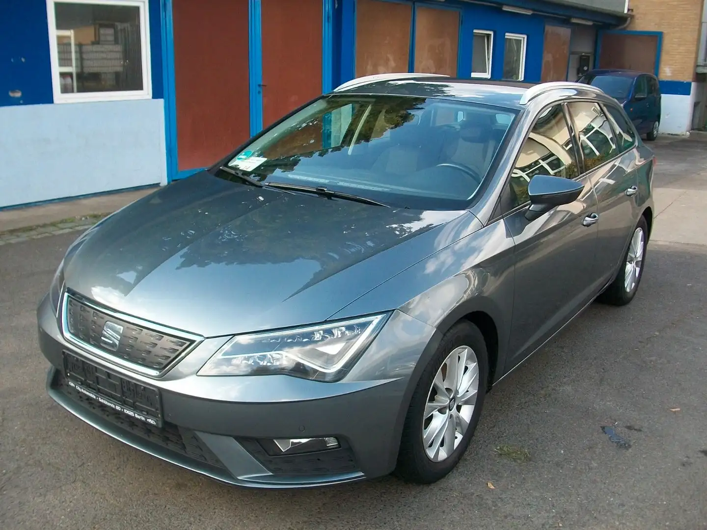 SEAT Leon ST Ecomotive Style*DSG*Klima*Navi*PDC*Euro6 Grau - 1
