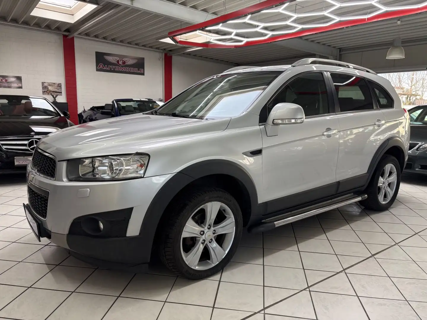 Chevrolet Captiva 2.2 D LT+ ALLRAD LEDER PDC 7 SITZER Silber - 1