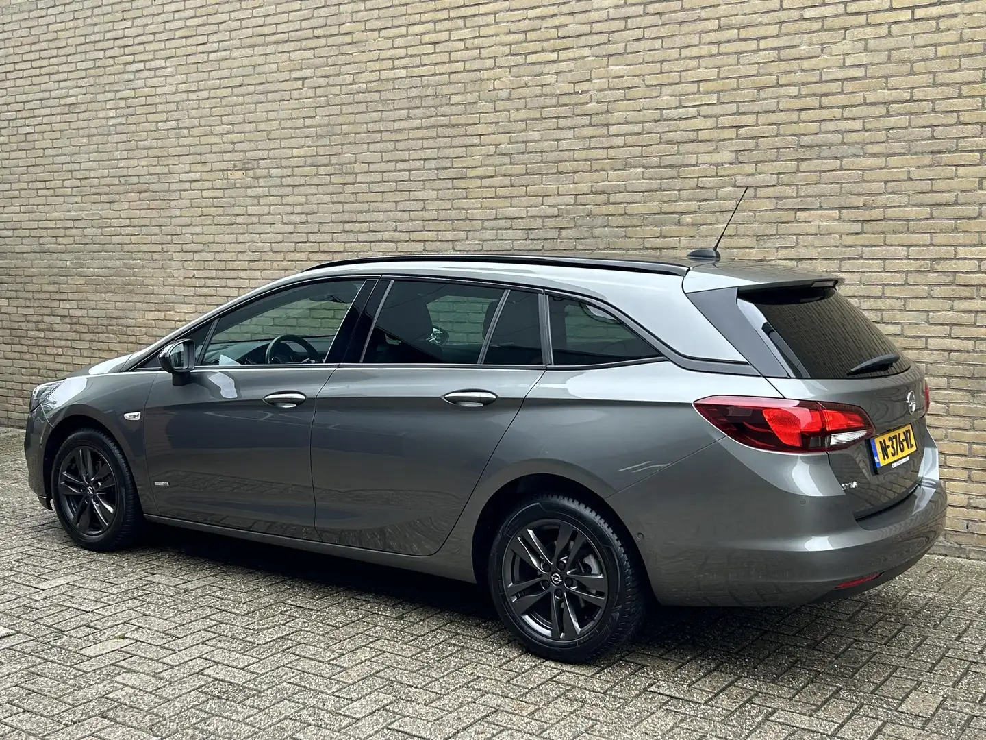 Opel Astra Sports Tourer 1.2 Design & Tech | Navigatie | Came Gris - 2