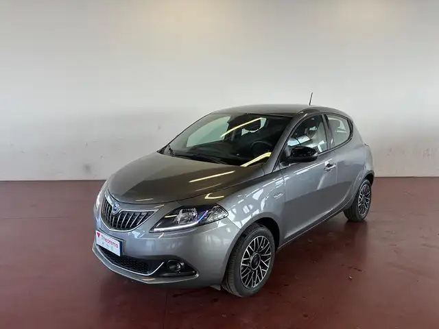 Lancia Ypsilon 1.0 FireFly Hybrid Platino