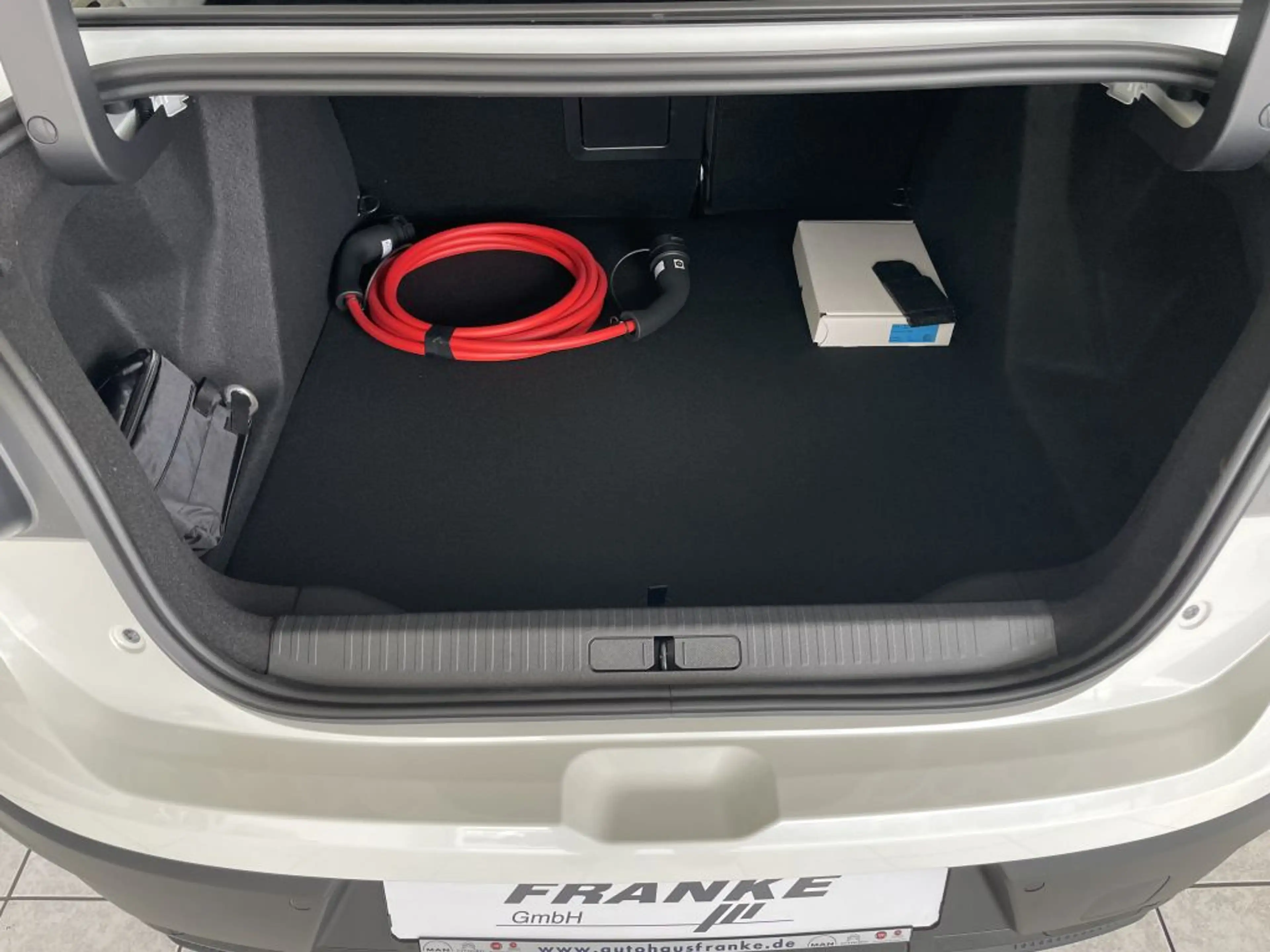 Citroen E-C4 Electric X SHINE*KAMERA*SHZ*LEDER*NAVI*SCHIEBEDACH* — photo 10