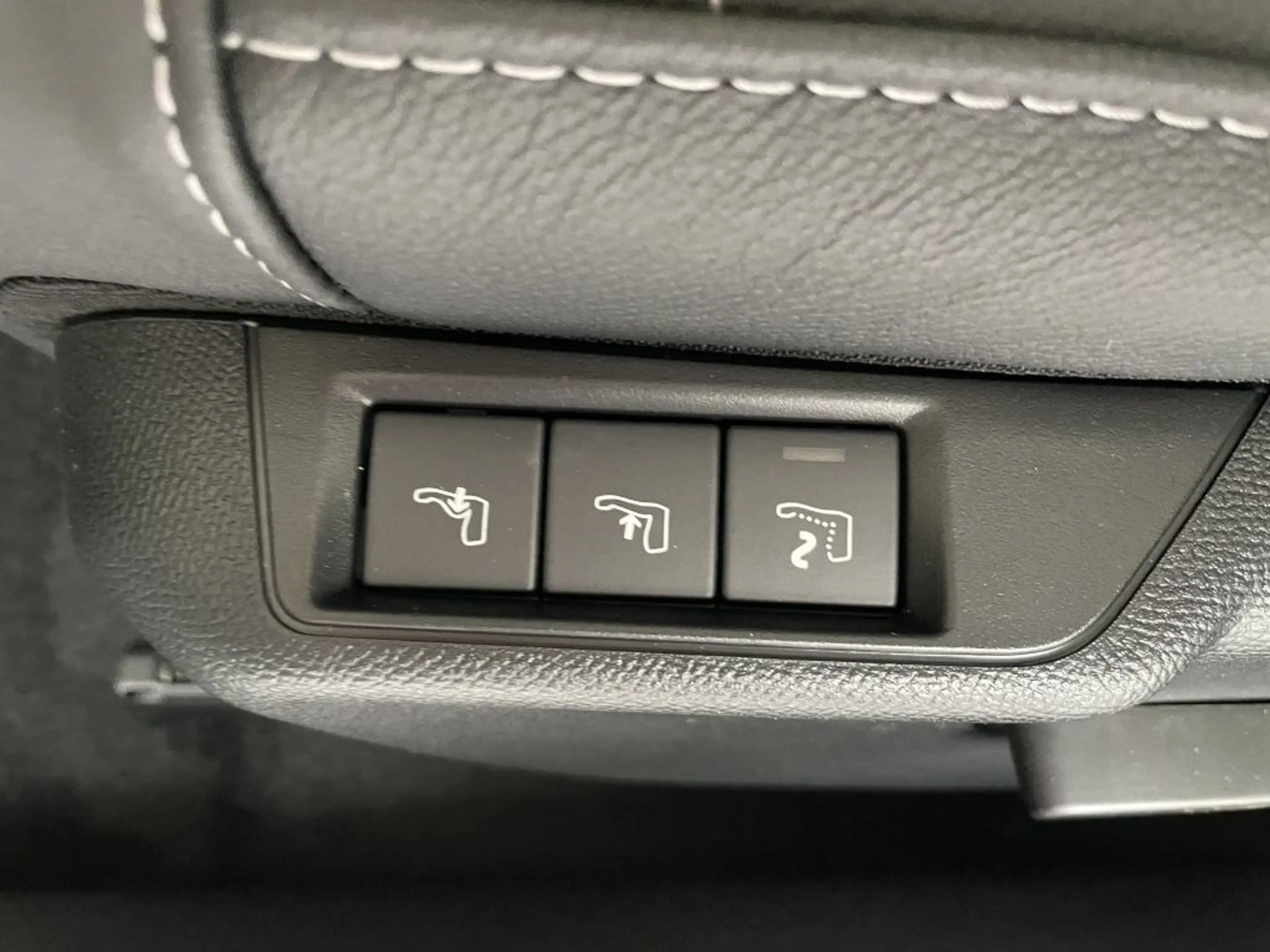 Citroen E-C4 Electric X SHINE*KAMERA*SHZ*LEDER*NAVI*SCHIEBEDACH* — photo 8